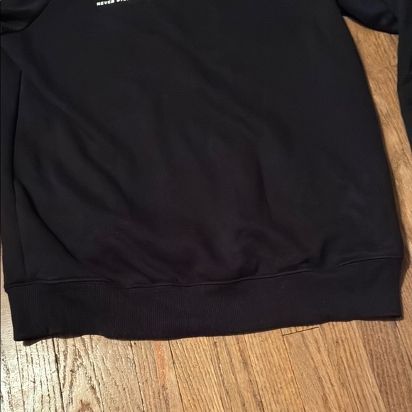 The North Face Black Crewneck with Red Chicago Design - Picture 4 of 11